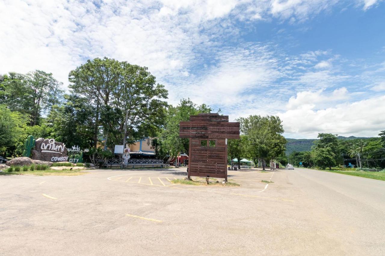 Capital O 1110 Khaoyai Cowboy City Resort Му-Си Экстерьер фото