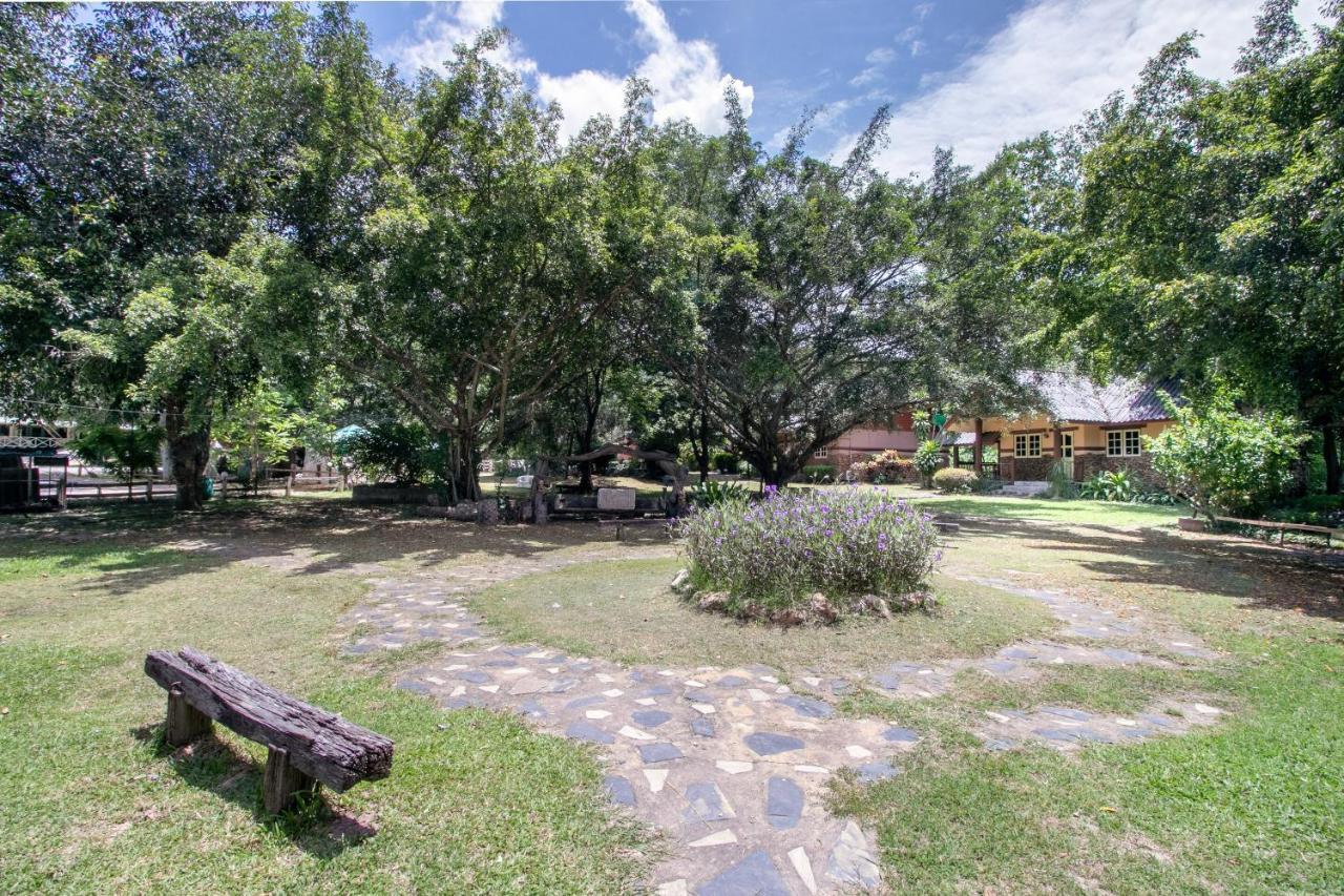 Capital O 1110 Khaoyai Cowboy City Resort Му-Си Экстерьер фото